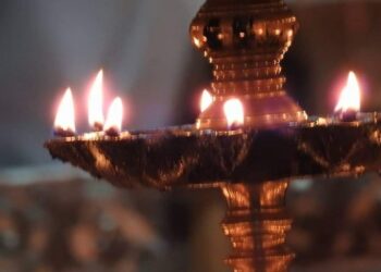 ದೀಪ ಲಕ್ಷಣ: ಮನೆಯೊಳಗೆ ದೇವರ ದೀಪ ಹೇಗಿರ ಬೇಕು?