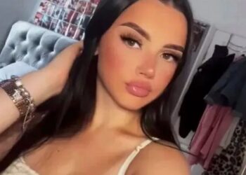 ವಿಮಾನ ಟೇಕ್ ಆಪ್  ಆಗುತ್ತಿದ್ದಂತೆ ಸೆಕ್ಷ್ ಶುರು ಮಾಡಿದ ರಸಿಕರು