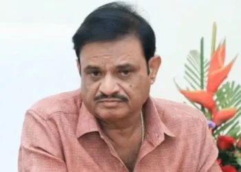 ಶಾಸಕ ಮುನಿರತ್ನ ಮನೆ ಮೇಲೆ ಎಸ್ ಐಟಿ ಅಧಿಕಾರಿಗಳು ದಾಳಿ!