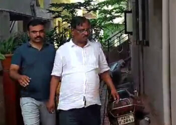 ಟಿಕೆಟ್ ಕೊಡಿಸುವುದಾಗಿ 2.5 ಕೋಟಿ ರೂ. ವಂಚನೆ; ಕೇಂದ್ರ ಸಚಿವರ ಸಹೋದರ ಅರೆಸ್ಟ್