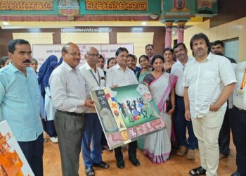 ಶಿಕ್ಷಣ ಸಚಿವರಿಂದ ಚಿತ್ರ ಕಲಾಕೃತಿಗಳ ಪ್ರದರ್ಶನದ ಉದ್ಘಾಟನೆ