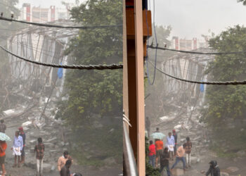 ಭಾರೀ ಮಳೆಗೆ ಕುಸಿದ ಕಟ್ಟಡ; ಕಾರ್ಮಿಕರು ಬಲಿ