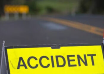 ಲಾರಿಗೆ ಕಾರು ಡಿಕ್ಕಿ; ತಂದೆ-ಮಗ ಸ್ಥಳದಲ್ಲೇ ಸಾವು