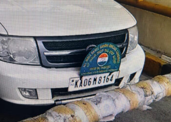 ಟೋಲ್ ಕಟ್ಟದೆ ಮಹಿಳಾ ಸಿಬ್ಬಂದಿ ಮೇಲೆ ಹಲ್ಲೆ