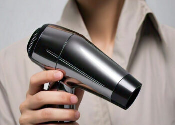 ಹೇರ್ ಡ್ರೈಯರ್ ಸ್ಫೋಟ; ಮಹಿಳೆಯ ಎರಡೂ ಕೈ ಕಟ್