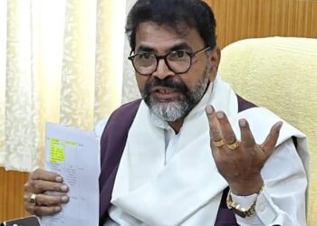 ಆರೋಗ್ಯ ಸಚಿವರನ್ನು Dismiss ಮಾಡಿ: ಛಲವಾದಿ ಗುಡುಗು