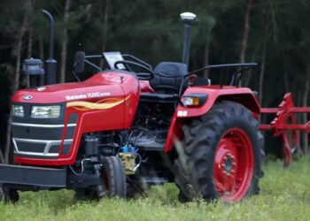 ಟ್ರ್ಯಾಕ್ಟರ್ ನಲ್ಲಿ ಜೋರಾಗಿ ಸೌಂಡ್ ಹಾಕುವವರ ಚಳಿ ಬಿಡಿಸಿದ ಪೊಲೀಸರು