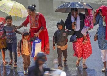 Alert:  ಸೈಕ್ಲೋನ್‌ನಿಂದಾಗಿ ಕರ್ನಾಟಕದಲ್ಲಿ 3 ದಿನಗಳ ಕಾಲ ಭಾರೀ ಮಳೆಯ ಎಚ್ಚರಿಕೆ