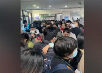 ಚೀನಾದಲ್ಲಿ ಮತ್ತೊಂದು ವೈರಸ್: ಆಸ್ಪತ್ರೆಯಲ್ಲಿ ತುಂಬಿ ತುಳುಕುತ್ತಿರುವ ಜನ?