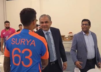 ಟ್ರೋಫಿ ನಿರಾಕರಣೆ ಒಂದು ನಾಟಕ: ಸೂರ್ಯಕುಮಾರ್-ನಖ್ವಿ ವಿಡಿಯೋ ಬಿಡುಗಡೆ ಮಾಡಿದ ಸಂಜಯ್ ರಾವತ್, ರಾಜಕೀಯ ಕೆಸರೆರಚಾಟಕ್ಕೆ ಹೊಸ ತಿರುವು