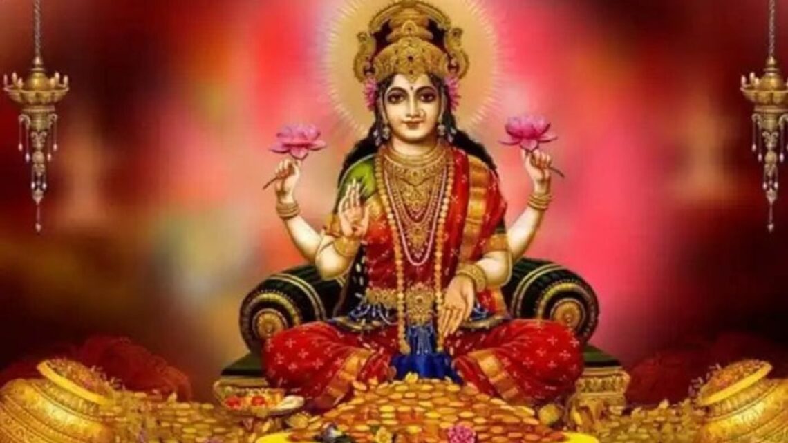 Perform Lakshmi Puja at This Auspicious Time for Wealth and Prosperity