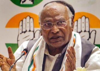 ರೂಪಾಯಿ ಮೌಲ್ಯ ಕುಸಿತ: ‘ನಮ್ಮ ರೂಪಾಯಿಗೆ ಜಗತ್ತಿನಲ್ಲಿ ಬೆಲೆಯೇ ಇಲ್ಲ’ — ಖರ್ಗೆ