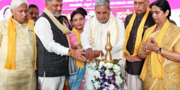 ನನಗಿಂತ ನನ್ನ ಹೆಣ್ಣುಮಕ್ಕಳೇ ಗ್ರೇಟ್ ಋತುಚಕ್ರ ರಜೆ ಸಂಭ್ರಮದಲ್ಲಿ ಕಣ್ಣಂಚು ಒದ್ದೆ ಮಾಡಿಕೊಂಡ ಕನಕಪುರ ಬಂಡೆ