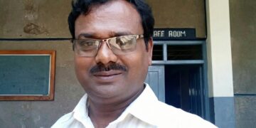 ನವೋದಯ ಪರೀಕ್ಷಾ ಕೇಂದ್ರದಲ್ಲಿ ಅಕ್ರಮ: ಮಗನಿಗೆ ಕಾಪಿ ಮಾಡಿಸಿದ ಶಿಕ್ಷಕನ ವಿರುದ್ಧ ಪೋಷಕರ ದಂಗೆ! ಪರೀಕ್ಷೆ ರದ್ದುಗೊಳಿಸಲು ಆಗ್ರಹ