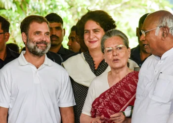 ರಾಜ್ಯ ರಾಜಕೀಯದ ಬಗ್ಗೆ ನಮ್ಮ ಮನೆಯಲ್ಲೇ 2 ಗಂಟೆ ಚರ್ಚೆ ನಡೆದಿದೆ: ಪ್ರಿಯಾಂಕ್ ಖರ್ಗೆ ಸ್ಫೋಟಕ ಹೇಳಿಕೆ