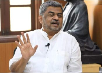 ಸುಷ್ಮಾ ಸ್ವರಾಜ್ ಪಾದ ಪೂಜೆ ಮಾಡಿ ಲಾಭ ಗಿಟ್ಟಿಸಿಕೊಂಡ ರೆಡ್ಡಿಗೆ ಅಮಿತ್ ಶಾ ಉಗಿದಿದ್ದು ಮರೆತಂತಿದೆ: ಬಿ.ಕೆ.ಹರಿಪ್ರಸಾದ್ ಆಕ್ರೋಶ