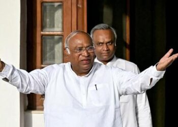 ಬಿ ಫಾರಂ ಪಡೆಯುವಾಗ ಪಕ್ಷ ಬೇಕು, ಗೆದ್ದ ಮೇಲೆ ವ್ಯಕ್ತಿಪೂಜೆಯೇ? ರಾಜಣ್ಣ ಹೇಳಿಕೆಗೆ ಸಚಿವ ಪ್ರಿಯಾಂಕ್ ಖರ್ಗೆ ಖಡಕ್ ತಿರುಗೇಟು