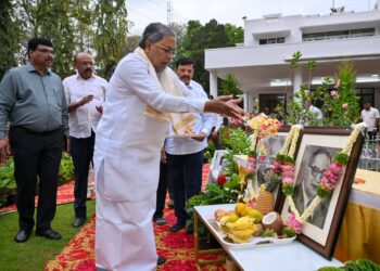 ಸಂವಿಧಾನ ಬದಲಿಸಲು ಆಗದವರು ಅದನ್ನು ಒಳಗಿನಿಂದಲೇ ಸಾಯಿಸುತ್ತಿದ್ದಾರೆ : ಸಿಎಂ ಸಿದ್ದರಾಮಯ್ಯ ಆಕ್ರೋಶ