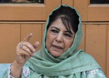 ಮಸೀದಿಗಳ ಸಮೀಕ್ಷೆಗೂ ಮುನ್ನ ದಲಿತರಿಗೆ ನಿಷೇಧವಿರುವ ದೇವಸ್ಥಾನಗಳ ಪಟ್ಟಿ ಮಾಡಿ: ಕೇಂದ್ರಕ್ಕೆ ಮೆಹಬೂಬಾ ಮುಫ್ತಿ ನೇರ ಸವಾಲ್