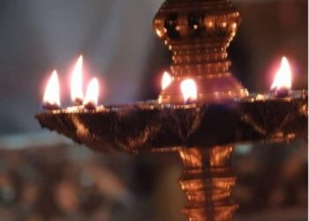 Lamp Characteristics: What should a god's lamp look like inside the house?