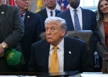 ಇರಾನ್ ಮೇಲೆ ಬಾಂಬ್ ಸುರಿಸಲು ಸಜ್ಜಾಗಿದ್ದ ಟ್ರಂಪ್ ತಣ್ಣಗಾಗಿದ್ದು ಹೇಗೆ? ಕೇವಲ 48 ಗಂಟೆಗಳಲ್ಲಿ ಬದಲಾಯಿತು ಜಗತ್ತಿನ ಚಿತ್ರಣ: ಅಮೆರಿಕಾಗೆ ಆ 4 ರಾಷ್ಟ್ರಗಳು ಕೊಟ್ಟ ಖಡಕ್ ವಾರ್ನಿಂಗ್ ಏನು?