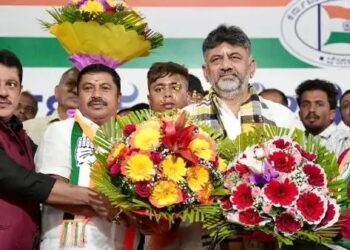 ಚಾಮರಾಜಪೇಟೆ ಕೋಟೆಯಲ್ಲಿ ಜಮೀರ್ ಬಿಗ್ ಆಪರೇಷನ್: ಜೆಡಿಎಸ್ ಎದುರಾಳಿಯನ್ನೇ ಕಾಂಗ್ರೆಸ್ ಪಾಳಯಕ್ಕೆ ಸೆಳೆದ ಸಚಿವ!