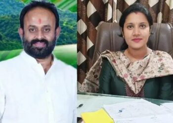 ನಗರಸಭೆಗೆ ಬೆಂಕಿ ಇಡುತ್ತೇನೆ, ಜನರನ್ನು ದಂಗೆ ಏಳಿಸುತ್ತೇನೆ: ಮಹಿಳಾ ಅಧಿಕಾರಿಗೆ ಕಾಂಗ್ರೆಸ್ ನಾಯಕನ ಅವಾಚ್ಯ ನಿಂದನೆ, ಶಿಡ್ಲಘಟ್ಟದಲ್ಲಿ ಹೈಡ್ರಾಮಾ