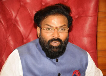 ನಾಲಿಗೆ ಹರಿಬಿಟ್ಟು ಸಂಕಷ್ಟಕ್ಕೆ ಸಿಲುಕಿದ ಶ್ರೀರಾಮುಲು: ಬಾಲಕಿಯ ಗುರುತು ಬಹಿರಂಗಪಡಿಸಿ ಪೋಕ್ಸೊ ಬಲೆಗೆ ಬಿದ್ದ ಮಾಜಿ ಸಚಿವ