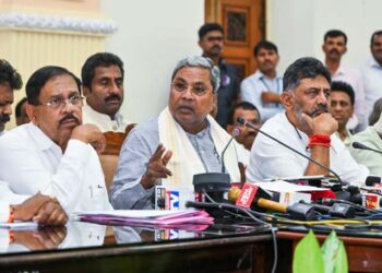 ರಾಜ್ಯ ರಾಜಕೀಯದಲ್ಲಿ ಬಿರುಗಾಳಿ ಎಬ್ಬಿಸಿದ ರಹಸ್ಯ ಸಮೀಕ್ಷೆ: ಕಾಂಗ್ರೆಸ್ ಸರ್ಕಾರದ 78 ಹಾಲಿ ಶಾಸಕರಿಗೆ ಸೋಲು ಕಟ್ಟಿಟ್ಟ ಬುತ್ತಿ?