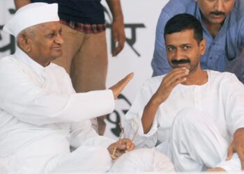 ಸ್ವಾರ್ಥ ಬಿಡಿ, ದೇಶಕ್ಕಾಗಿ ದುಡಿಯಿರಿ: ಕ್ಲೀನ್ ಚಿಟ್ ಬೆನ್ನಲ್ಲೇ ಶಿಷ್ಯನಿಗೆ ಅಣ್ಣಾ ಹಜಾರೆ ಕಿವಿಮಾತು