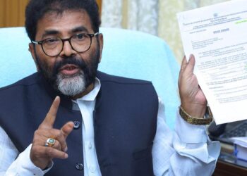 ಸರ್ಕಾರದಿಂದಲೇ ಭೂಕಬಳಿಕೆ: ಛಲವಾದಿ ನಾರಾಯಣಸ್ವಾಮಿ ಗಂಭೀರ ಆರೋಪ