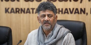 ಸಿರಿವಂತರು ಸ್ವಯಂಪ್ರೇರಿತವಾಗಿ ಗ್ಯಾರಂಟಿ ತ್ಯಜಿಸಿದರೆ ತಪ್ಪೇನಿದೆ ಊಹಾಪೋಹಗಳಿಗೆ ತೆರೆ ಎಳೆದ ಡಿಸಿಎಂ ಡಿ ಕೆ ಶಿವಕುಮಾರ್