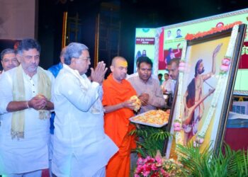 ಕುರಿ ಕಾಯುವವನು ಸಿಎಂ ಆಗಿದ್ದಕ್ಕೆ ಹೊಟ್ಟೆಕಿಚ್ಚು: ನನ್ನನ್ನು ಮುಗಿಸಲು ಸಂಚು ಎಂದ ಸಿದ್ದರಾಮಯ್ಯ