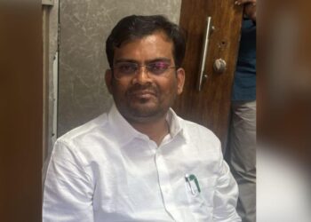 ಲಂಚ ಸ್ವೀಕರಿಸುವಾಗಲೇ ಸಿಕ್ಕಿಬಿದ್ದ BJP ಶಾಸಕ ಚಂದ್ರು ಲಮಾಣಿ; ಲೋಕಾಯುಕ್ತ ದಾಳಿ