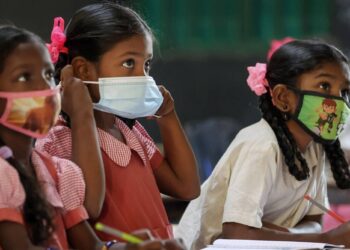 ಶಾಲಾ ಮಕ್ಕಳಿಗೆ ಶೂ, ಸಾಕ್ಸ್ ಖರೀದಿಗೆ ₹104 ಕೋಟಿ ಬಿಡುಗಡೆ