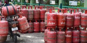 ಗ್ಯಾಸ್ ಬುಕ್ಕಿಂಗ್ ನಿಯಮದಲ್ಲಿ ಭಾರಿ ಬದಲಾವಣೆ ಇನ್ಮುಂದೆ ದಿನದ 24 ಗಂಟೆಯೂ ಬುಕ್ ಮಾಡುವಂತಿಲ್ಲ : ಗ್ಯಾಸ್ ಬುಕ್ ಮಾಡುವ ಮುನ್ನ ಈ ಸುದ್ದಿ ಓದಿ ಹೊಸ ಟೈಮಿಂಗ್ಸ್ ಮಿಸ್ ಆದ್ರೆ ಸಿಲಿಂಡರ್ ಸಿಗಲ್ಲ!