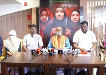 ಹುಬ್ಬಳ್ಳಿ: ಲವ್ ಜಿಹಾದ್ ಬಲೆಯಿಂದ ಪಾರಾದವರ ಕಣ್ಣೀರಿನ ಕಥೆ ಮತ್ತು ಎನ್ ಐ ಎ ತನಿಖೆಗೆ ಆಗ್ರಹಿಸಿದ ಸಂತ್ರಸ್ತರ ಕುಟುಂಬ