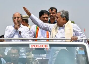 ನನ್ನನ್ನು ಬೆಳೆಸಿದಂತೆ ಯತೀಂದ್ರನನ್ನೂ ಬೆಳೆಸಿ ಪುತ್ರನ ರಾಜಕೀಯ ಭವಿಷ್ಯಕ್ಕೆ ಭದ್ರ ಬುನಾದಿ ಹಾಕಿದ ಸಿಎಂ  ಸಿದ್ದರಾಮಯ್ಯ