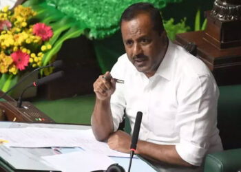 ಖಾದರ್ ಸಿಟ್ಟಿಗೆ ಮೂವರು ಅಧಿಕಾರಿಗಳ ತಲೆದಂಡ