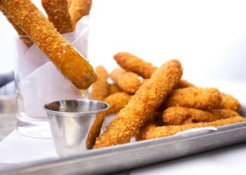 ಸಂಜೆ ಸ್ನ್ಯಾಕ್ಸ್‌ಗಾಗಿ ಗರಿಗರಿಯಾದ ಚಿಕನ್ ಫ್ರೆಂಚ್ ಫ್ರೈಸ್