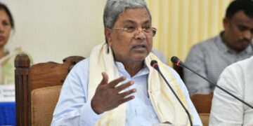 ಸಿದ್ದರಾಮಯ್ಯ ಆಪ್ತರ ಟಾರ್ಗೆಟ್ ಬೆನ್ನಲ್ಲೇ ಕೈ ಪಾಳಯದಲ್ಲಿ ಸ್ಫೋಟಗೊಂಡ ಅಸಮಾಧಾನ ಸಿಎಂ ಅಸಹಾಯಕತೆಗೆ ಆಪ್ತರೇ ಗರಂ