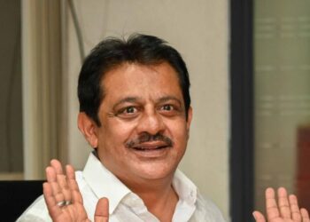 ಸ್ವಪಕ್ಷದ ಅಭ್ಯರ್ಥಿ ಸೋಲಿಸಲು ಜಮೀರ್ ಅಹ್ಮದ್ ಟೀಂನಿಂದ 10 ಕೋಟಿ ರೂ. ಡೀಲ್ ಆರೋಪ : ದಾವಣಗೆರೆ ದಕ್ಷಿಣ ಉಪಚುನಾವಣೆಯ ಮಹಾ ಸಂಚಿಗೆ ಕಾಂಗ್ರೆಸ್ ನಲ್ಲಿ ತಲ್ಲಣ!