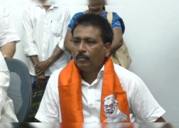 ಮೋದಿ ದುನಿಯಾ : ಸಾಮಾನ್ಯ ಕಾರ್ಯಕರ್ತನೇ ಇಲ್ಲಿ ಕಿಂಗ್ ಮೆಹಸಾನ ಜಿಲ್ಲಾ ಬಿಜೆಪಿ ಕಚೇರಿಯ ಗುಮಾಸ್ತನಿಗೆ ಒಲಿದ ಕಾರ್ಪೊರೇಷನ್ ಟಿಕೆಟ್