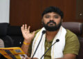 ಕೇಳದಿದ್ದರೆ ತಾಯಿ ಕೂಡ ಊಟ ನೀಡಲ್ಲ ಎಂದು ಮಂತ್ರಿಗಿರಿಗೆ ಪಟ್ಟು : ಸಚಿವ ಸ್ಥಾನಕ್ಕಾಗಿ ಹೈಕಮಾಂಡ್ ಮೆಟ್ಟಿಲೇರಲು ಸಜ್ಜಾದ ಪ್ರದೀಪ್ ಈಶ್ವರ್