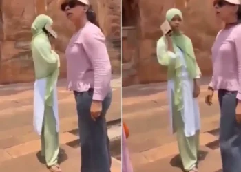 ನಮ್ಮ ದೇವಾಲಯಕ್ಕೆ ಚಪ್ಪಲಿ ಧರಿಸಿ ಬರಬೇಡ:ಮುಸ್ಲಿಂ ಯುವತಿಯನ್ನು ತರಾಟೆಗೆ ತೆಗೆದುಕೊಂಡ ಪ್ರವಾಸಿಗರು