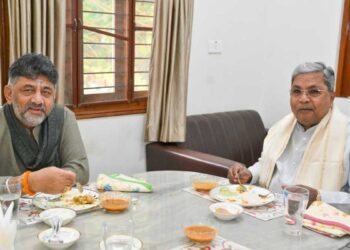 ಸಿಎಂ ನಿವಾಸದಲ್ಲಿ ಮಹತ್ವದ ಸಭೆ: ಸಿದ್ದರಾಮಯ್ಯ-ಡಿಕೆಶಿ ಬ್ರೇಕ್ಫಾಸ್ಟ್ ಮೀಟಿಂಗ್ನತ್ತ ರಾಜ್ಯದ ಚಿತ್ತ