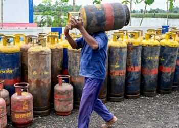 ಜುಲೈ 1ರಿಂದ ವಾಣಿಜ್ಯ, ಕೈಗಾರಿಕಾ LPG ಸಿಲಿಂಡರ್ ದರ ಏರಿಕೆ