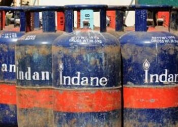 ತಿಂಗಳಲ್ಲೇ ವಾಣಿಜ್ಯ LPG ಸಿಲಿಂಡರ್ ಬೆಲೆಯಲ್ಲಿ ₹1,039 ಏರಿಕೆ