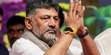 ದೇಶದ ಸಿರಿವಂತ ಮುಖ್ಯಮಂತ್ರಿಗಳ ಪಟ್ಟಿ ಬಿಡುಗಡೆ: 1413 ಕೋಟಿ ಒಡೆಯ ಡಿ ಕೆ ಶಿವಕುಮಾರ್ ನಂಬರ್ 1, ಜಮ್ಮು ಕಾಶ್ಮೀರದ ಒಮರ್ ಅಬ್ದುಲ್ಲಾ ಅತೀ ಬಡ ಸಿಎಂ