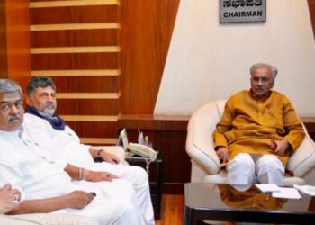 ಸಿಎಂ ಮನೆಗೆ ಹೋಗಿದ್ದು ನನ್ನಿಂದಾದ ದೊಡ್ಡ ತಪ್ಪು!: ನಾನು ಭ್ರಷ್ಟಾಚಾರ ಮಾಡಿದ್ದೇನಾ? ಸಭಾಪತಿ ಸ್ಥಾನದಿಂದ ಕೆಳಗಿಳಿಸಿದ್ದಕ್ಕೆ ಹೊರಟ್ಟಿ ಕಣ್ಣೀರು!